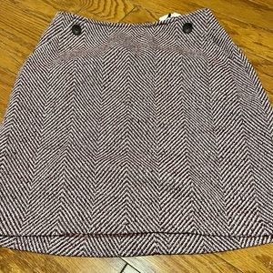 Burgundy and white lined Banana Republic mini skirt NWT